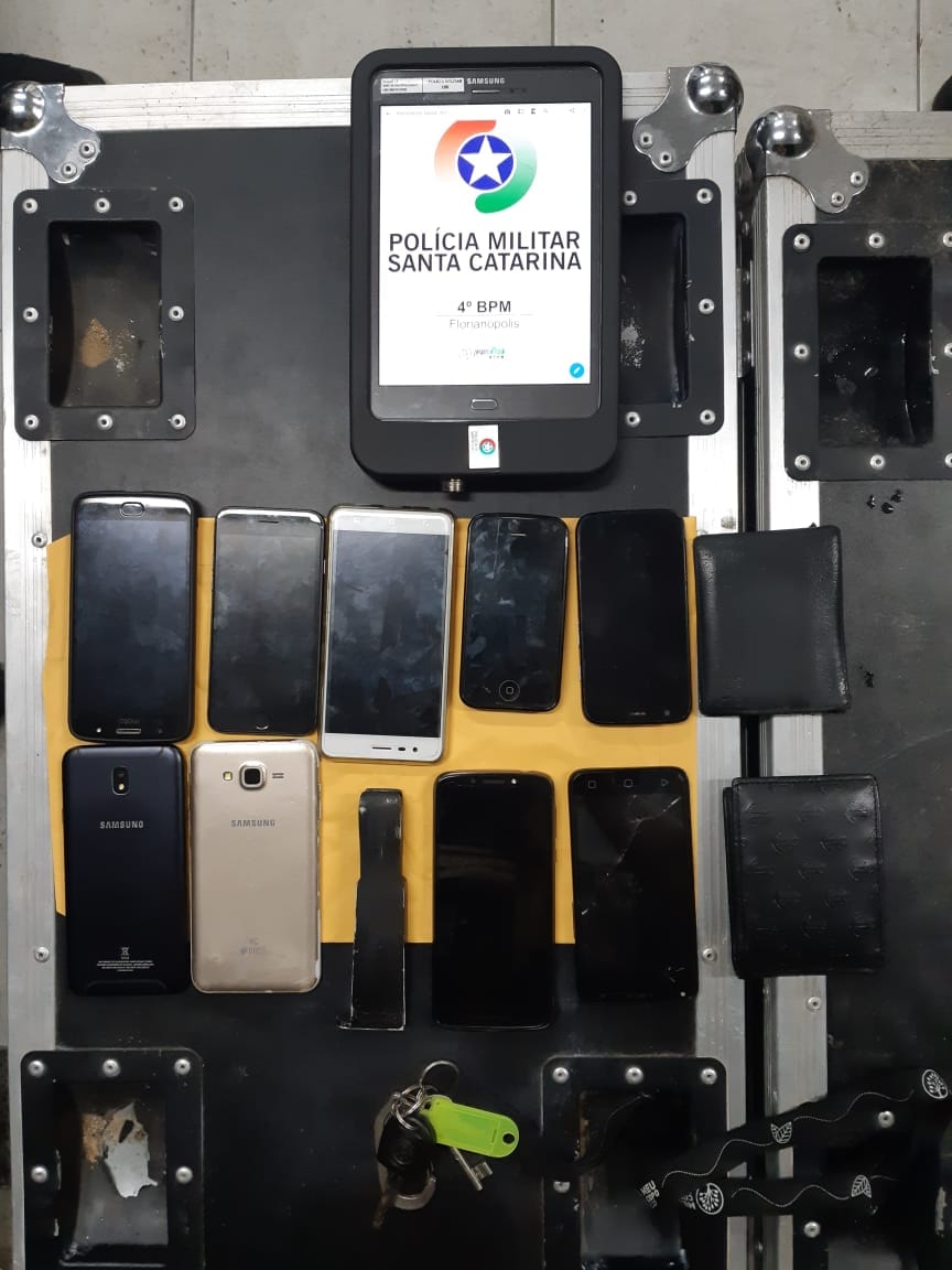 Ladrões que roubavam celulares na Trindade são capturados no Morro do 25, Florianópolis