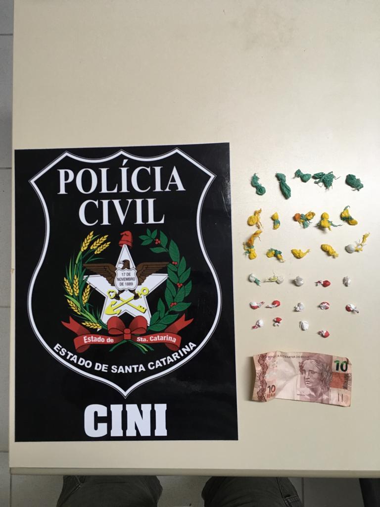 Delegado prende traficante que vendia pó na orla da Praia de Canasvieiras em Florianópolis