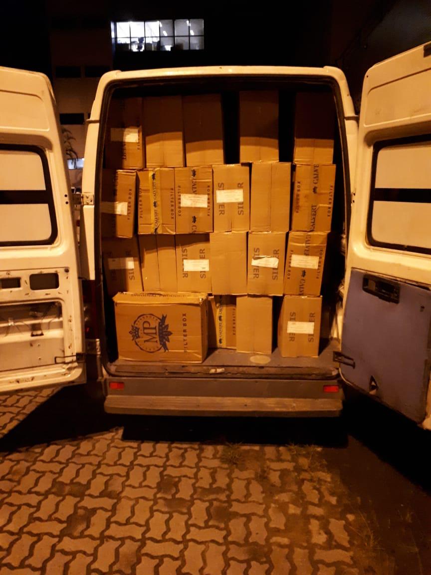 PM apreende em São José carregamento de cigarros contrabandeado do Paraguai