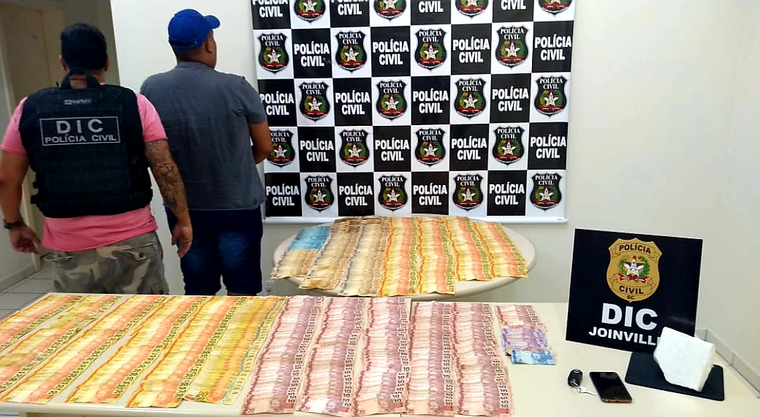 Distribuidor de drogas roda em Joinville com mais de R$ 35 mil e 1kg de cocaína