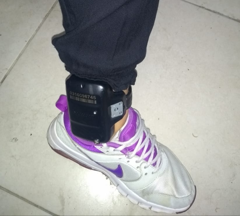 Presidiária flagrada furtando em shopping em Porto Belo usava tornozeleira eletrônica