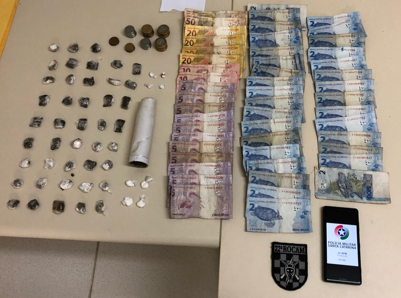 Traficante mirim é detido no Monte Cristo, Florianópolis, vendendo pó, crack e maconha