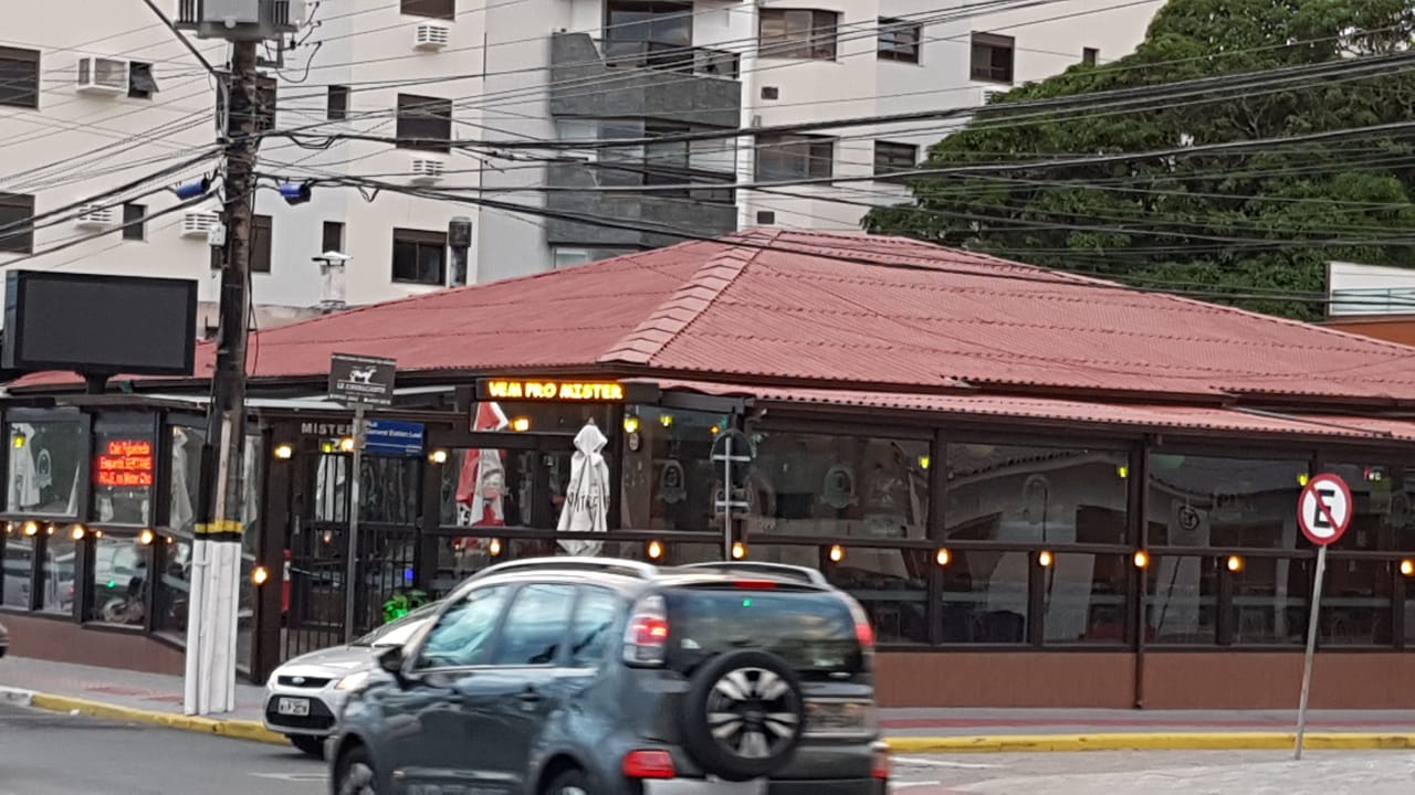 Dono de casa noturna em Coqueiros, Florianópolis, é preso por furto de energia elétrica