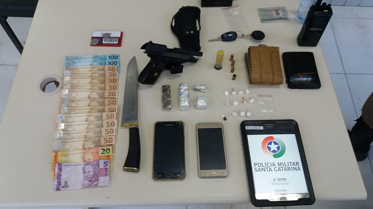 Dois homens são presos no centrinho da Lagoa da Conceição, Ilha, com drogas e arma