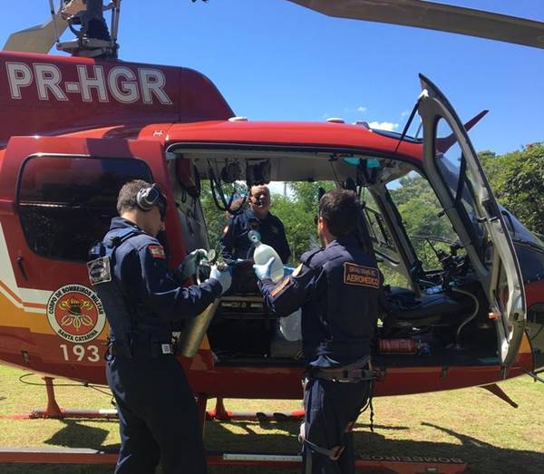 Helicóptero do Corpo de Bombeiros Militar socorre menina de 10 anos em Palhoça.