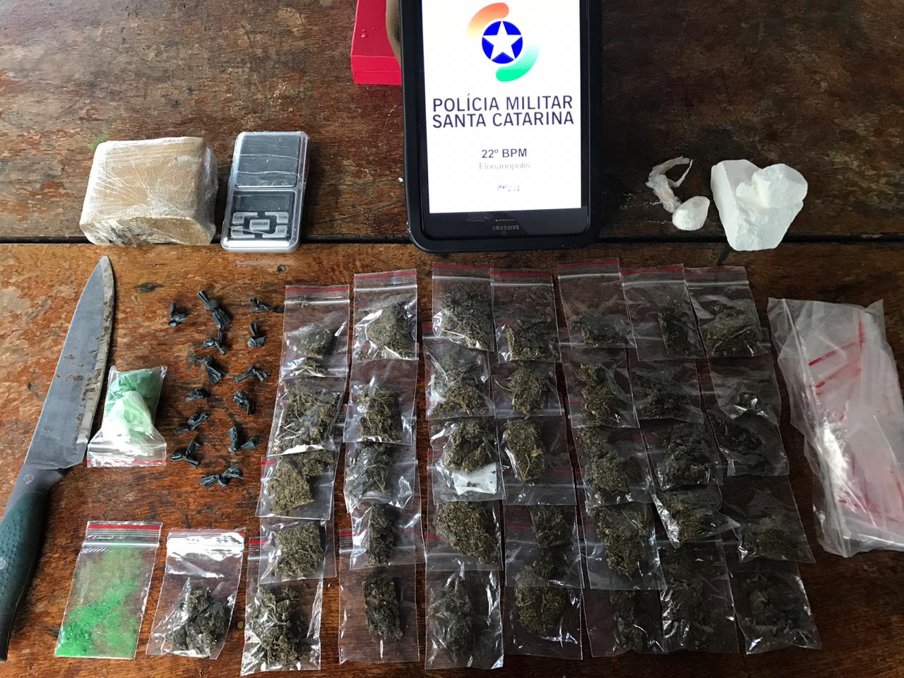 Traficante foge da PM no Monte Cristo e deixa para trás sacola  contendo drogas