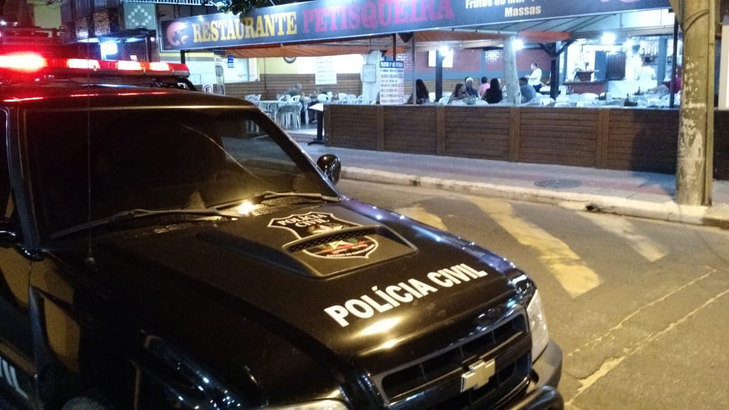 Polícia Civil notifica 312 estabelecimentos comerciais e interdita 11 em SC