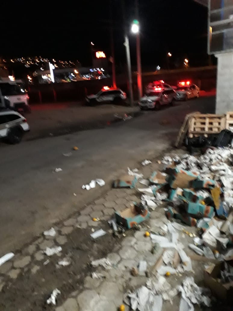 Assaltantes são mortos em confronto com a polícia no Ceasa, em SC