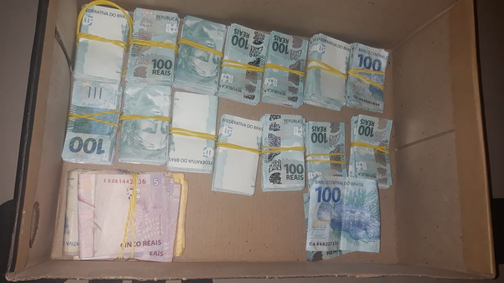 Golpistas são presos em Jurerê Internacional, Florianópolis, com R$ 16 mil falsos