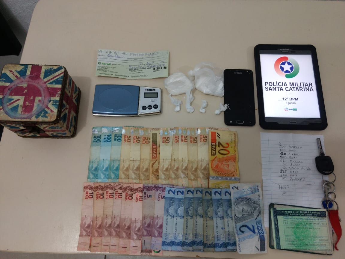 Mulher que fazia entrega vip de cocaína é presa em Tijucas, SC