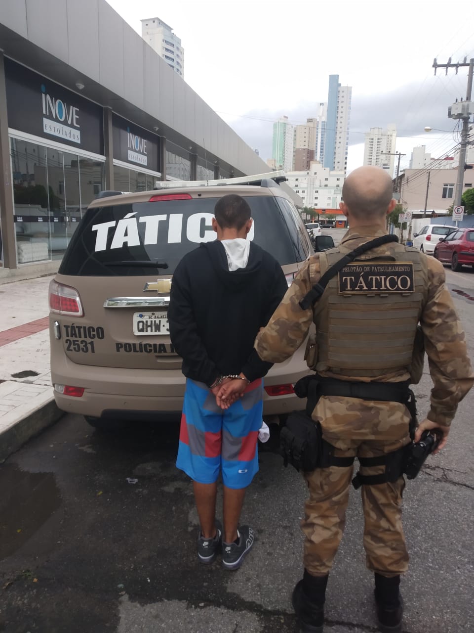 Homem é preso com mais de mil comprimidos de ecstasy em Camboriú