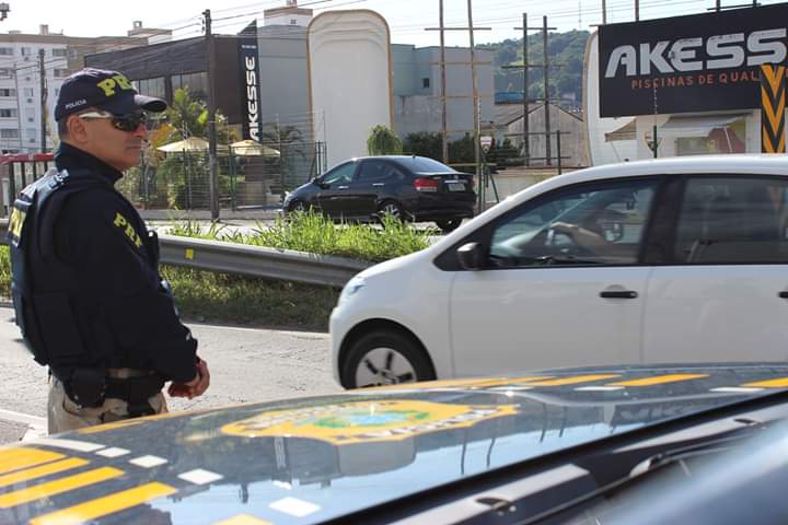 Multa para quem trafega no acostamento da BR-101 em Palhoça