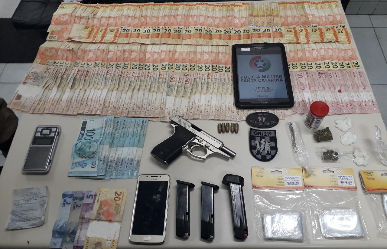 PM apreende dinheiro, arma e droga com traficante, nos Ingleses, Florianópolis