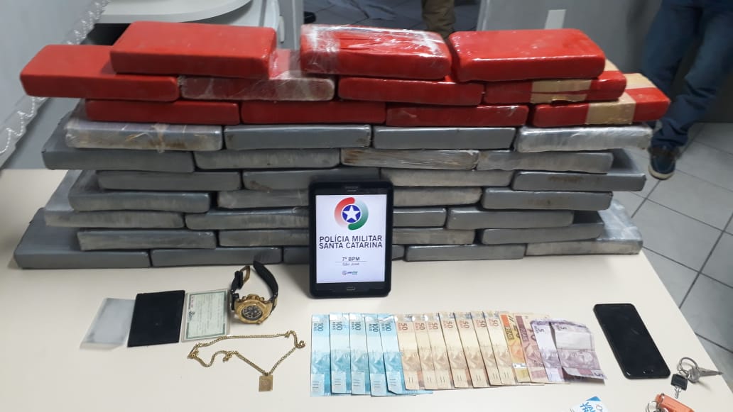 Polícia apreende 41 kg de cocaína pura em São José