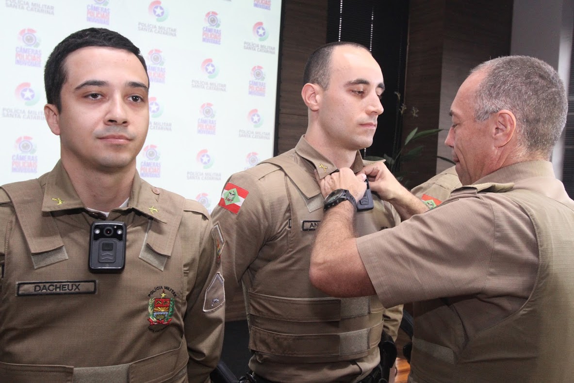 PMs de Santa Catarina passam a usar câmeras individuais em ocorrências policiais