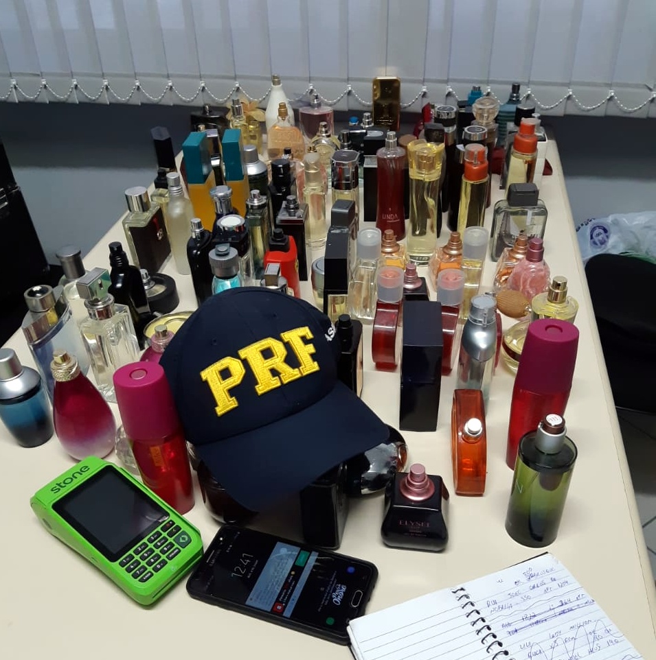 Vendedor de perfume falso é preso na BR-101 em São José