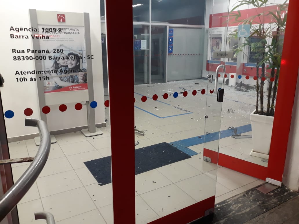 Gangue da Dinamite explode caixas eletrônicos em Barra Velha, SC