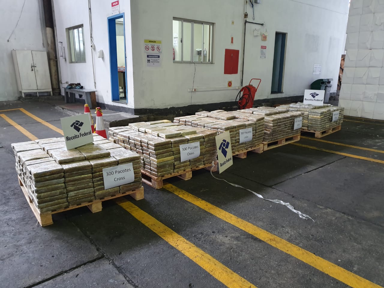 Receita Federal encontra 1,6 t de cocaína no porto de Itajaí