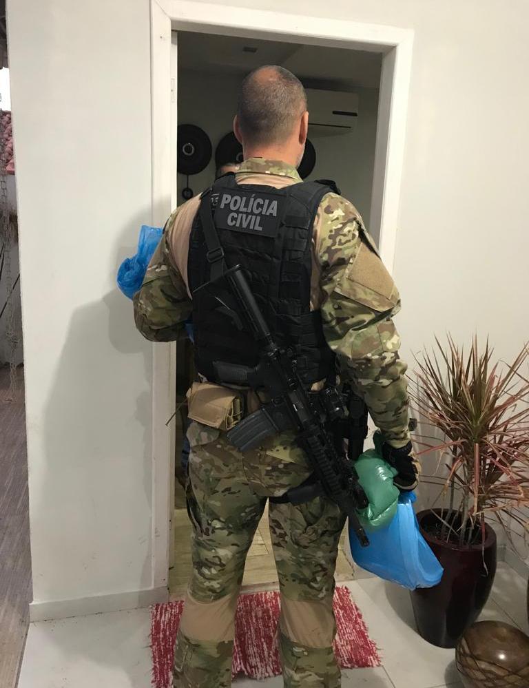 Polícia  investiga construção em área de preservação permanente em Florianópolis