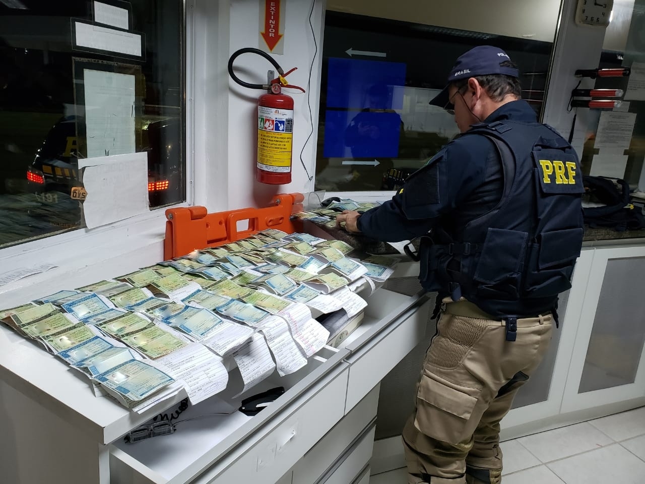 PRF flagra 325 condutores embriagados neste final de semana nas rodovias de SC