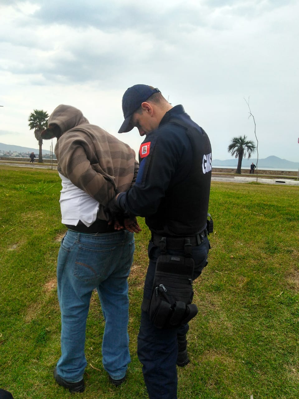Tarado é preso na Avenida Beira-Mar de São José