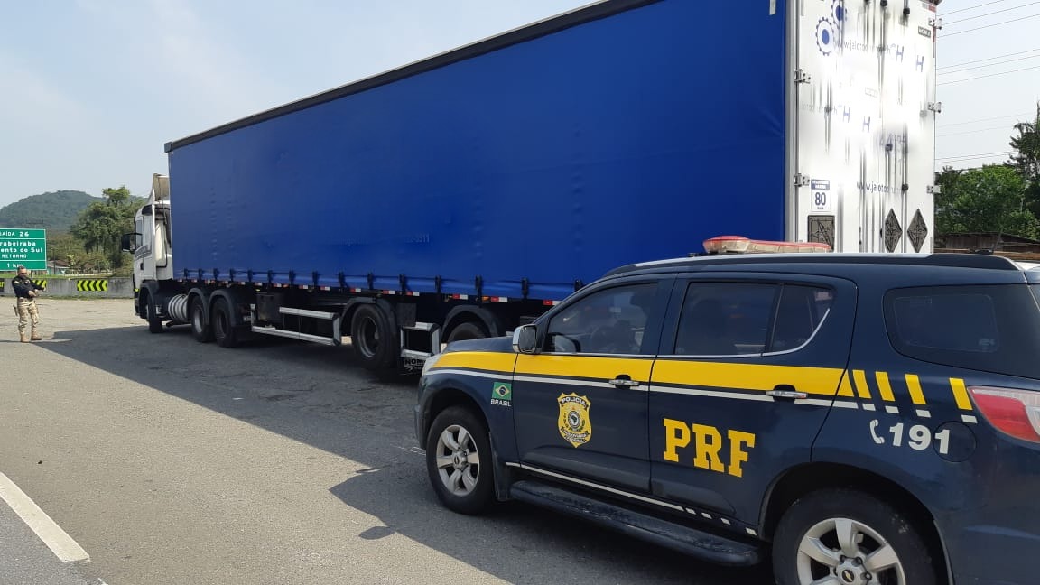 Caminhoneiro dirigindo embriagado é preso em Joinville