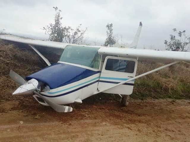 Monomotor carregado de cocaína bate em barranco em Curitiba, no PR