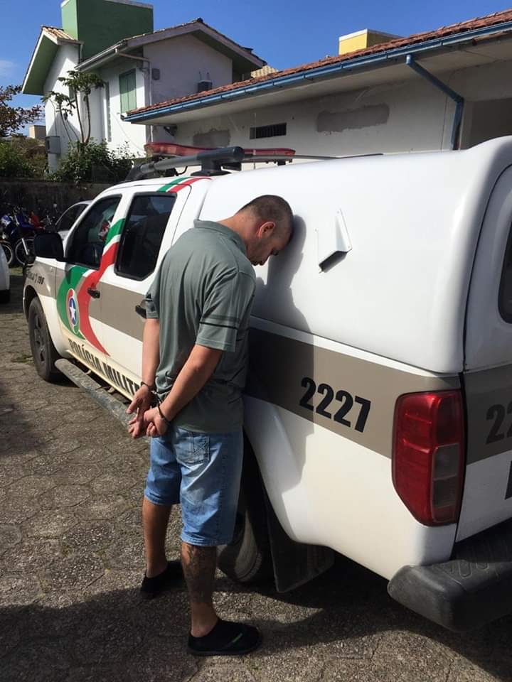 Homem que roubou celulares avaliados em R$ 2 milhões no RS é preso em Garopaba, SC