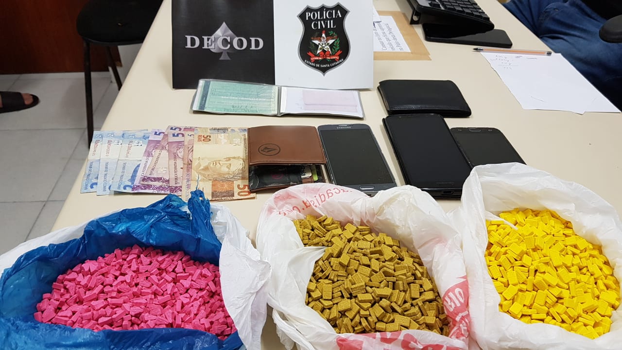 Traficantes capturados com 4 mil comprimidos de ecstasy na Capital