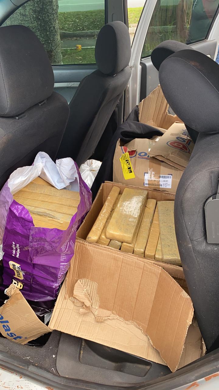 Polícia Rodoviária Federal apreende 280kg de maconha em Balneário Camboriú