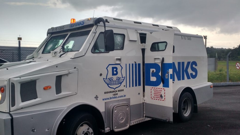 Polícia identifica oito suspeitos em assalto no aeroporto de Blumenau