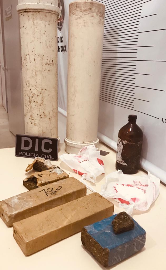 Polícia encontra esconderijo de drogas na praia da Pinheira, em Palhoça