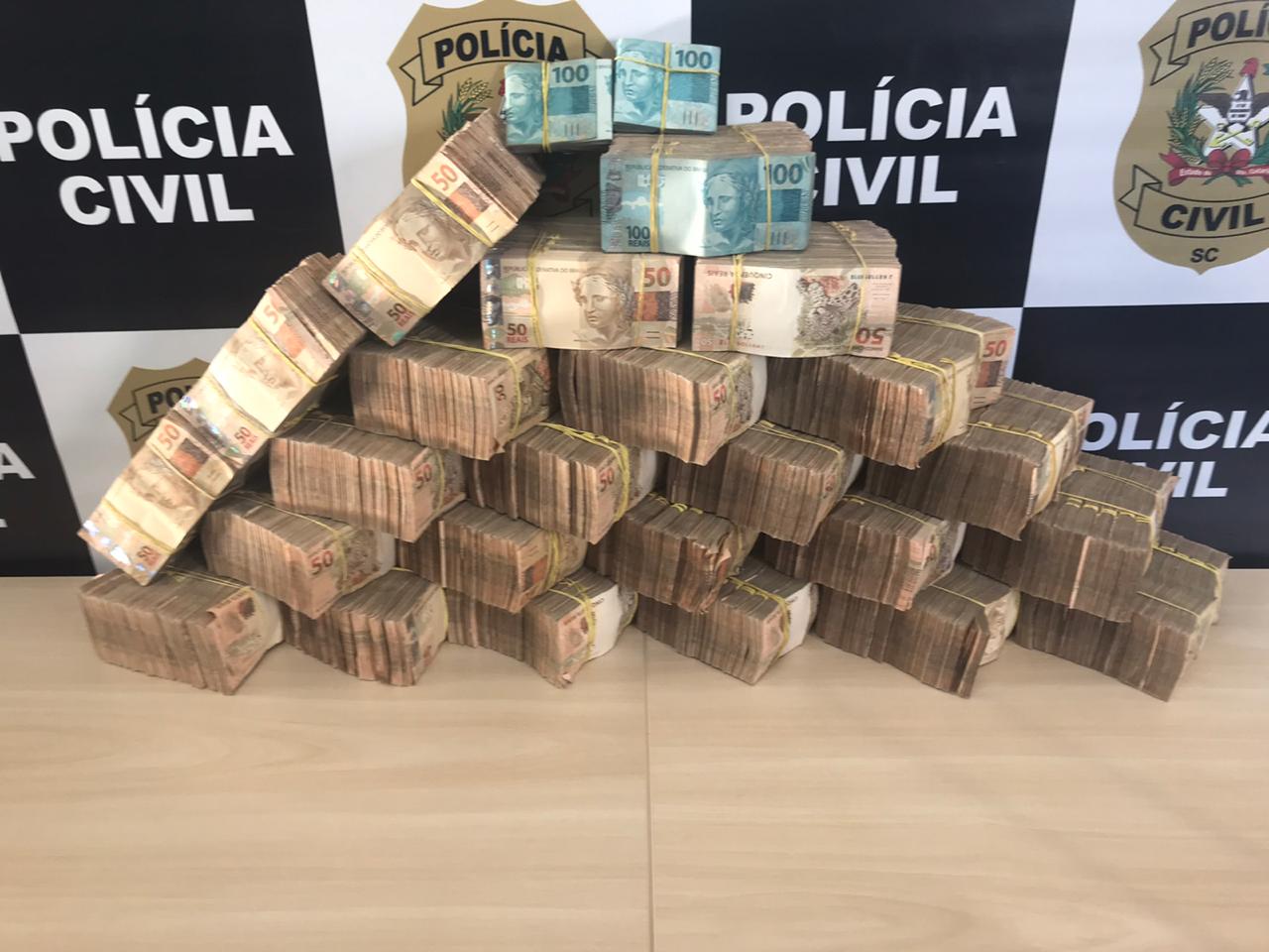 Traficantes que compravam armas tinham mais de um milhão em cash