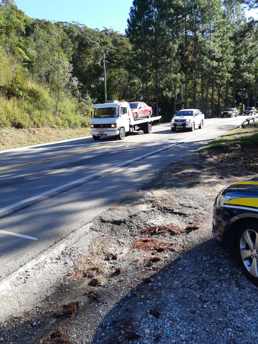 Ultrapassagem em local proibido na BR-282 em Rancho Queimado, SC