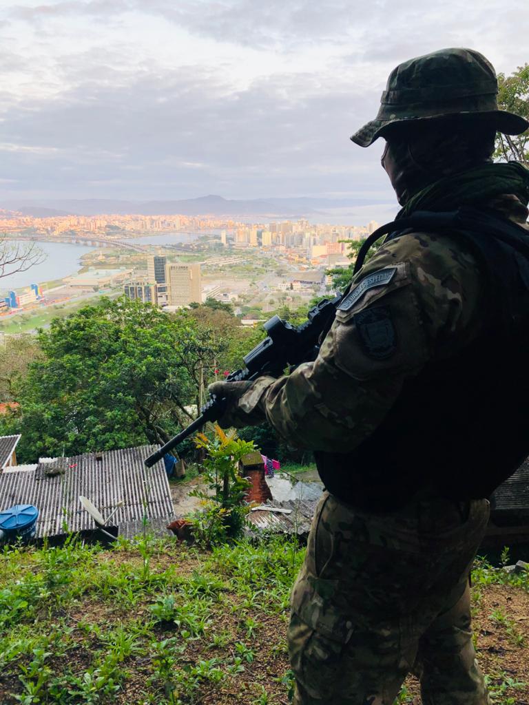 Operação policial no Morro do Mocotó em Florianópolis
