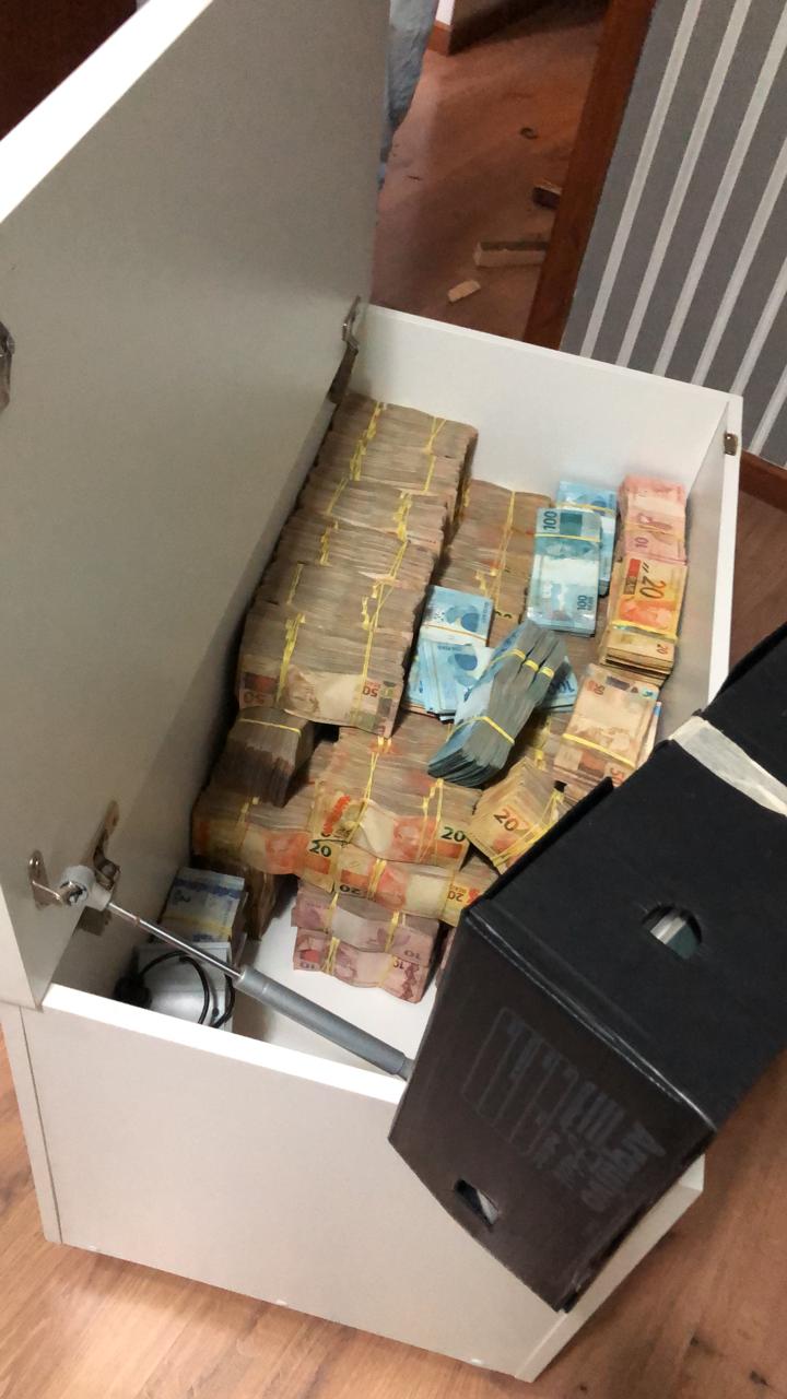 Rede de tráfico de drogas é desarticulada na Grande Florianópolis