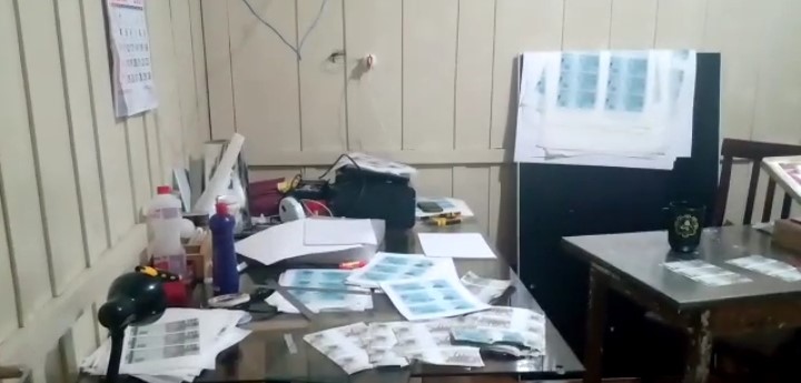 Casal que fabricava dinheiro falso é preso em Blumenau, SC