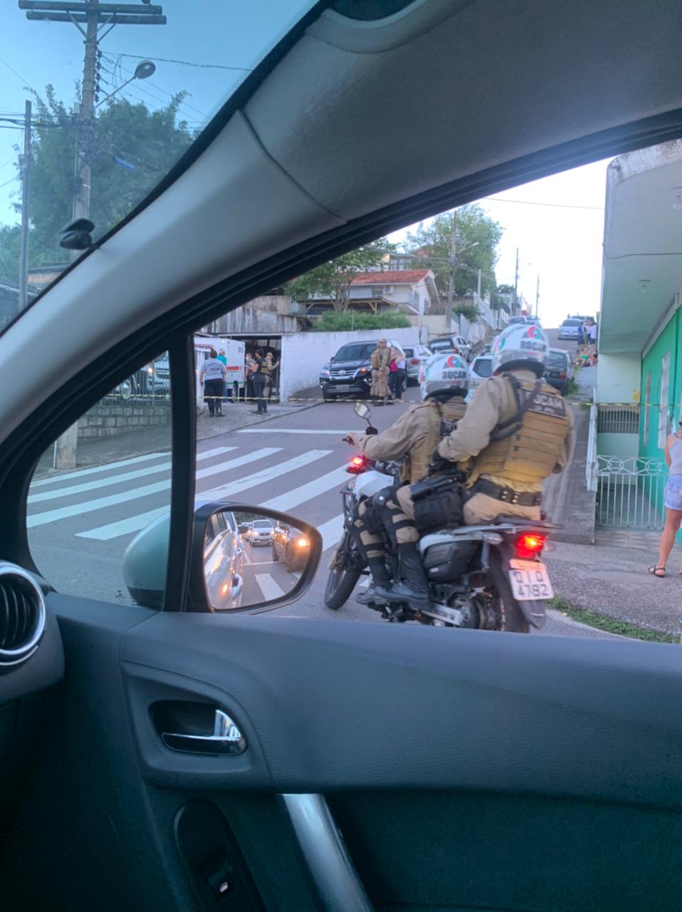 Empresário mata ex-mulher no meio da rua em Florianópolis