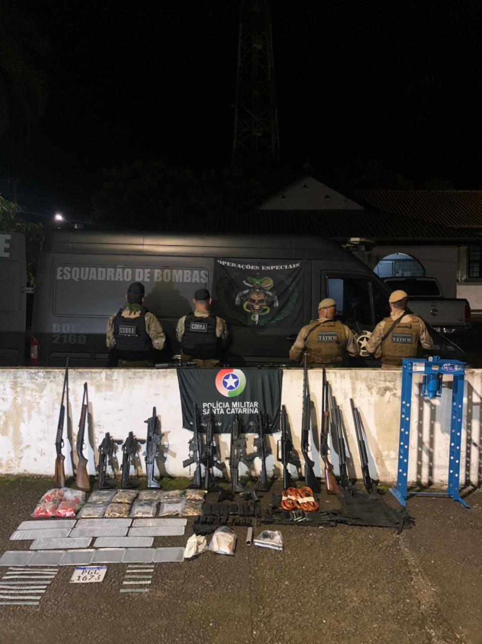 Polícia Militar apreende arsenal de facção criminosa em Garuva