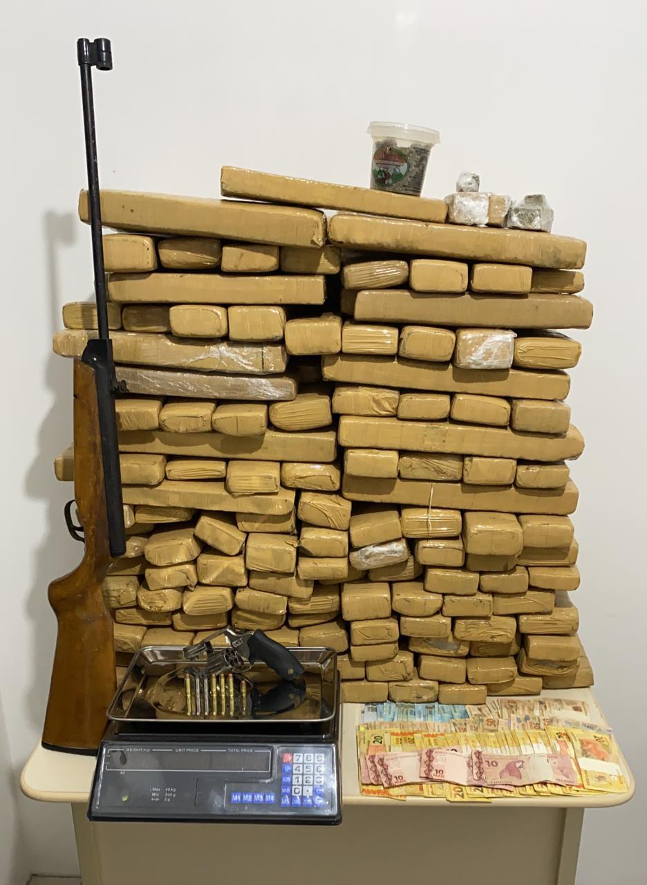 Residencial em Palhoça escondia depósito de drogas