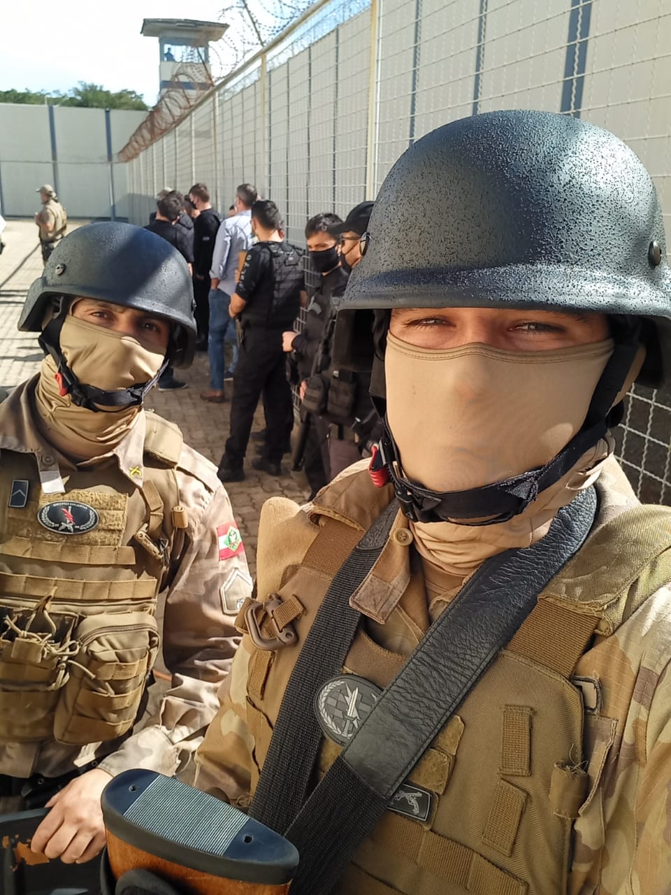 Presos mantêm agentes reféns na Penitenciária Sul, Criciúma