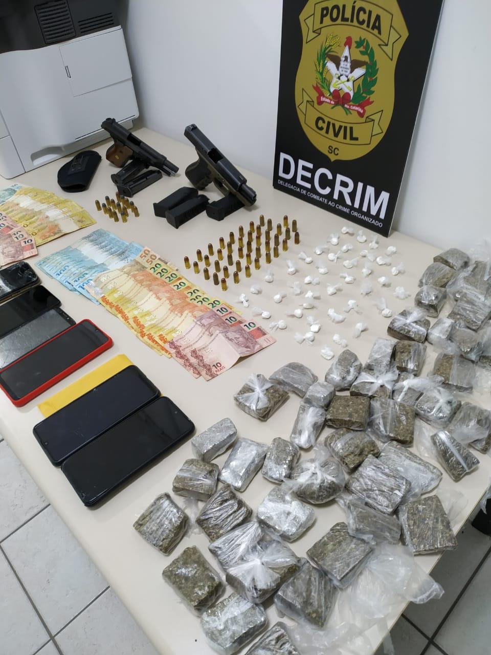 Traficantes tinham bunker para esconder armas, Florianópolis