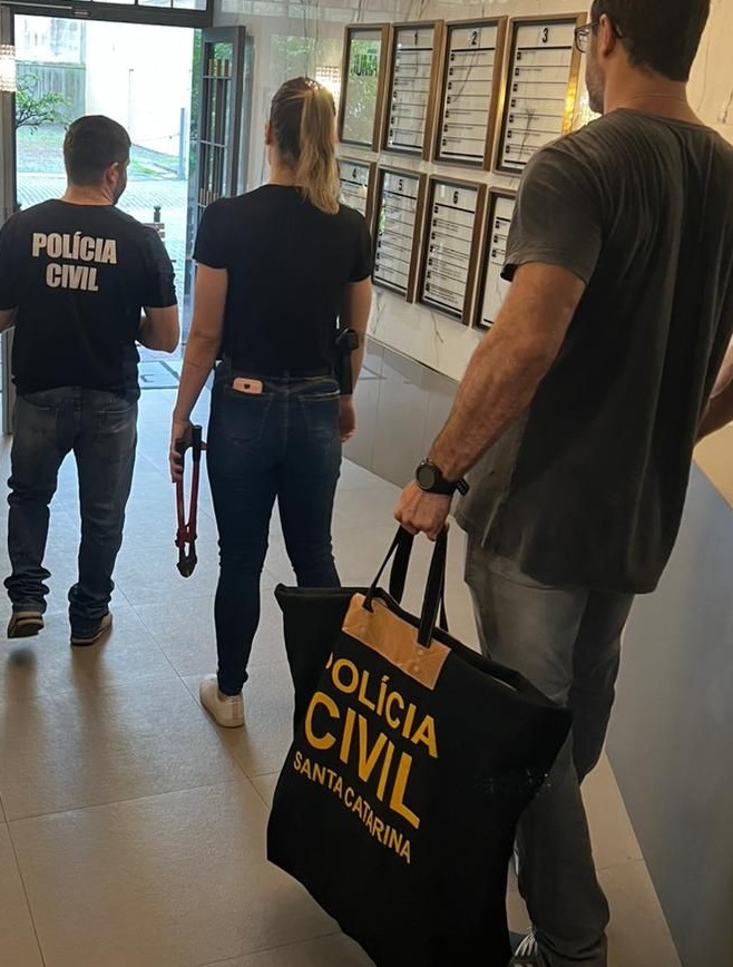 Polícia Civil prende bicheiro e quebra a banca em Blumenau